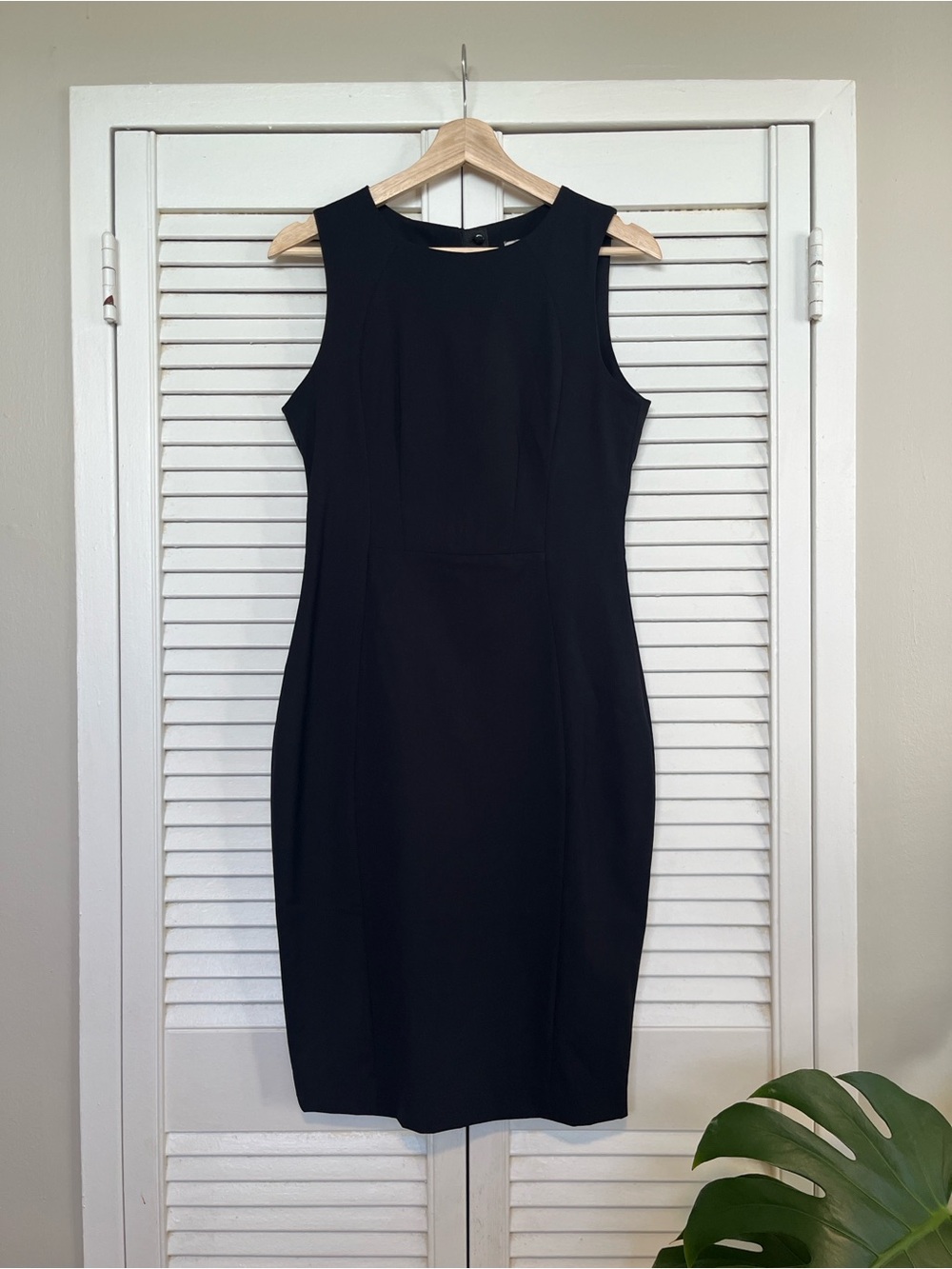 H&M Black Sleeveless Midi Sheath Dress